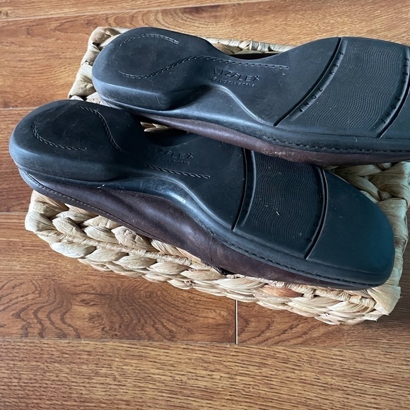 Vintage  Liz Claiborne Lizflex Marina Leather slide clogs in size 8 - Picture 2 of 5
